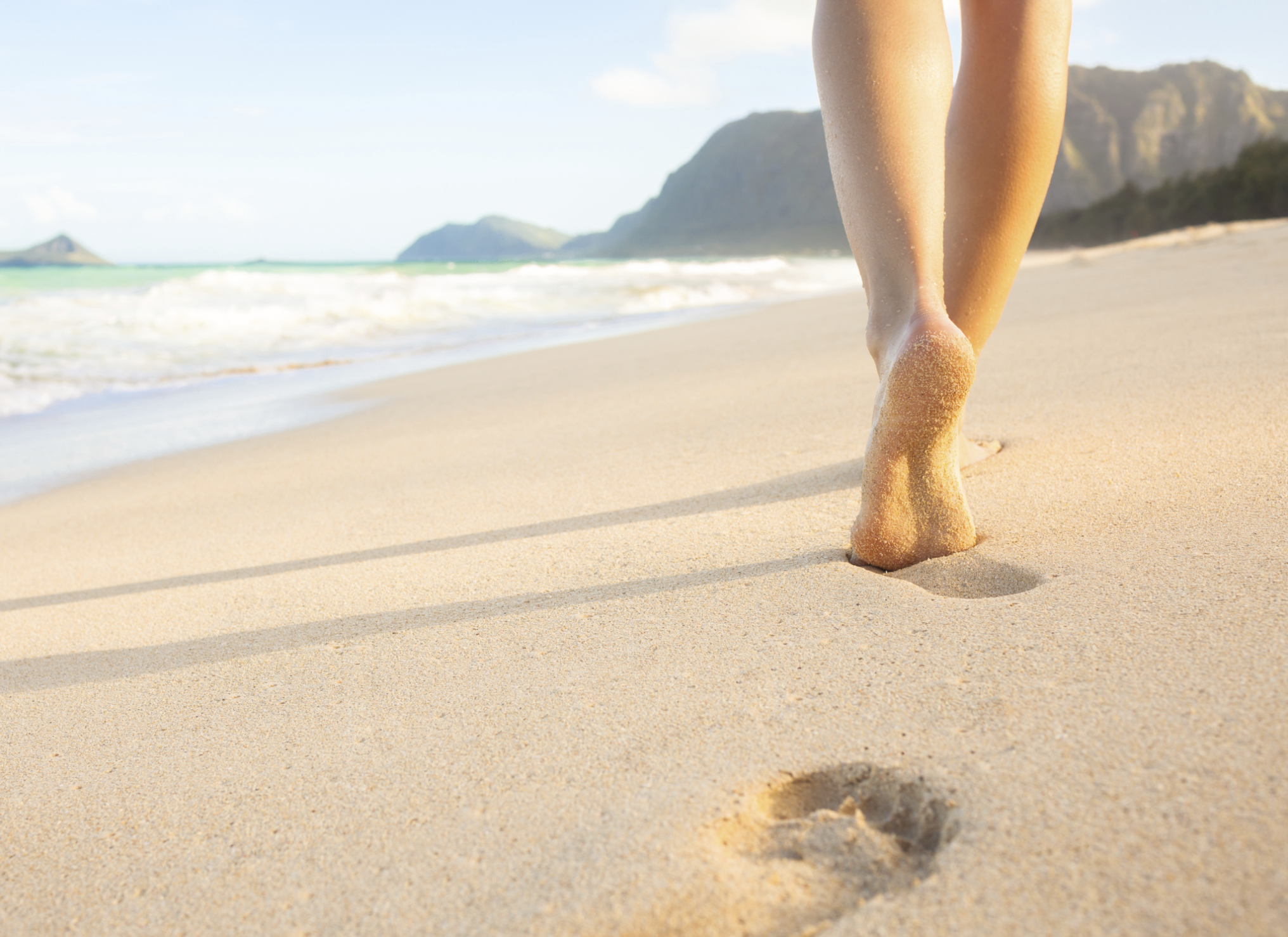 Correr descalzo por la playa es todo un reto que merece la pena afrontar.