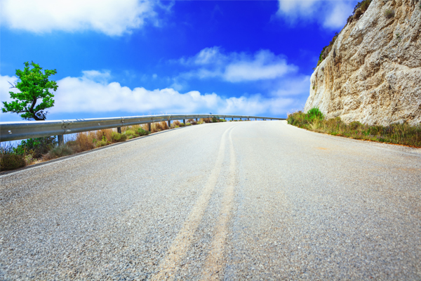 Descubre las carreteras con más siniestralidad en España.