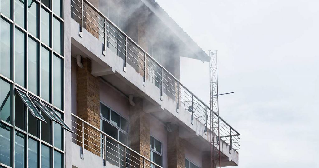 Incendio en el edificio seguro de comunidades