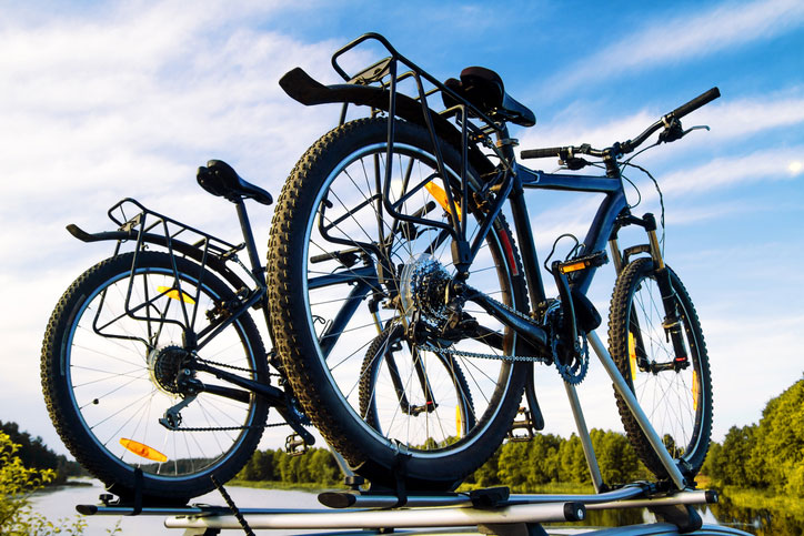 bici en el coche, cargar bici dentro del coche, cargar bici en coche, baca bicicleta