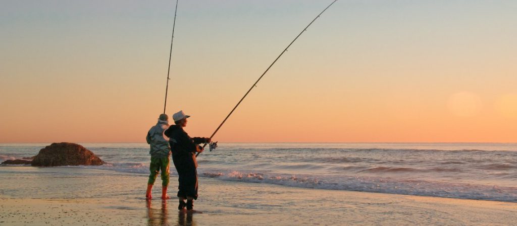 ¿Se puede pescar en la playa sin licencia?